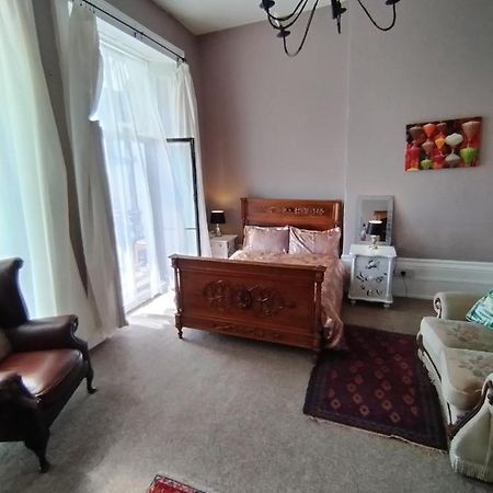 Sea View Studio Flat With Balcony, Parking Apartment Дувър Екстериор снимка