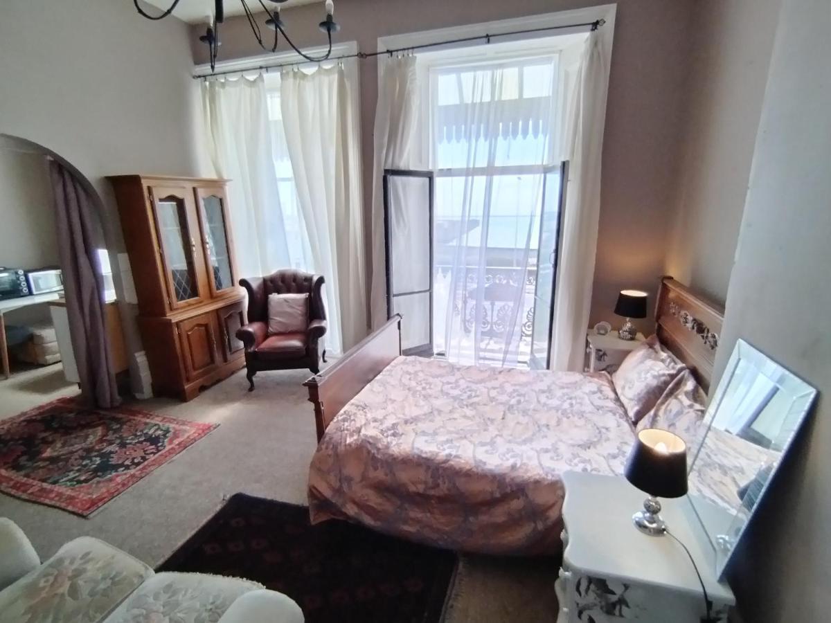 Sea View Studio Flat With Balcony, Parking Apartment Дувър Екстериор снимка